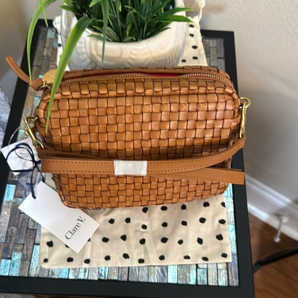 - Clare V. Midi Sac Woven Leather Crossbody - Picture 4 of 17